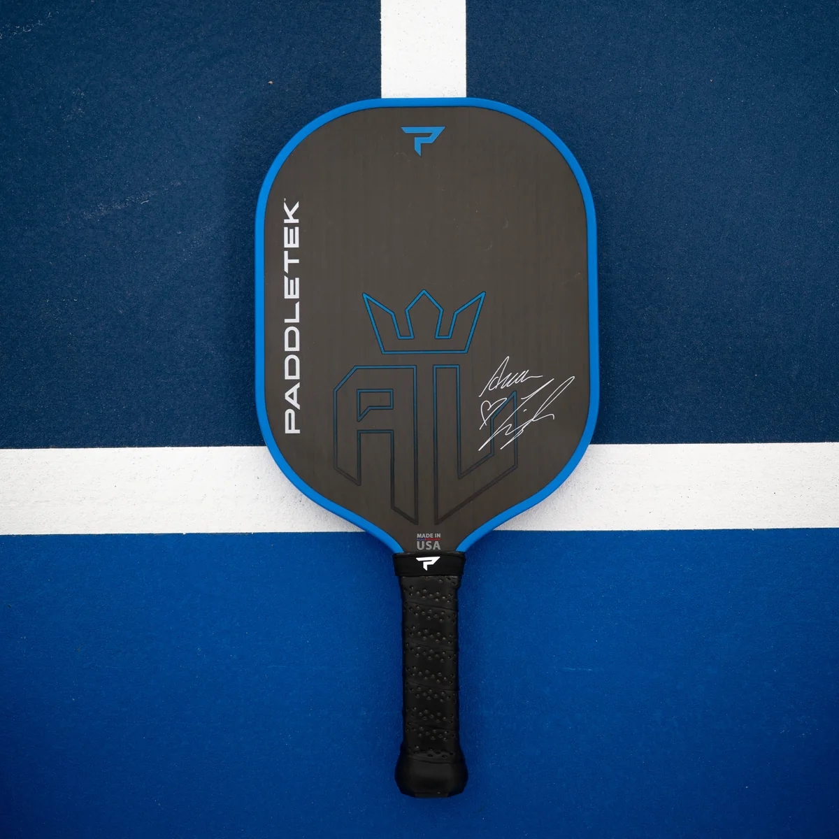 Vợt Paddletek Bantam ALW-C màu Ocean Blue đặt nằm