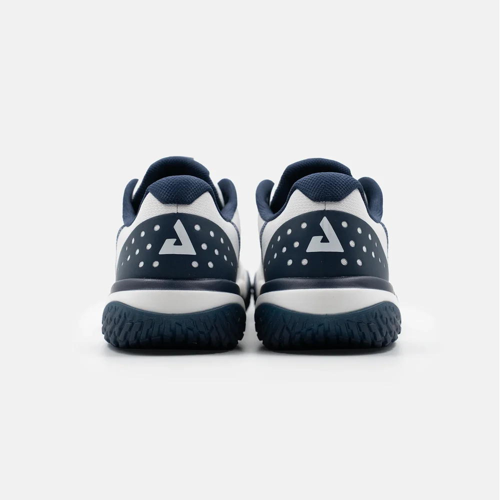 Phần gót và cổ đôi giày JOOLA R4LLy nam White/Midnight Navy nhìn từ phía sau