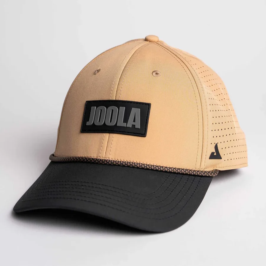 Bản màu latte của JOOLA Perforated Rope Cap, lưỡi trai tương phản màu tối