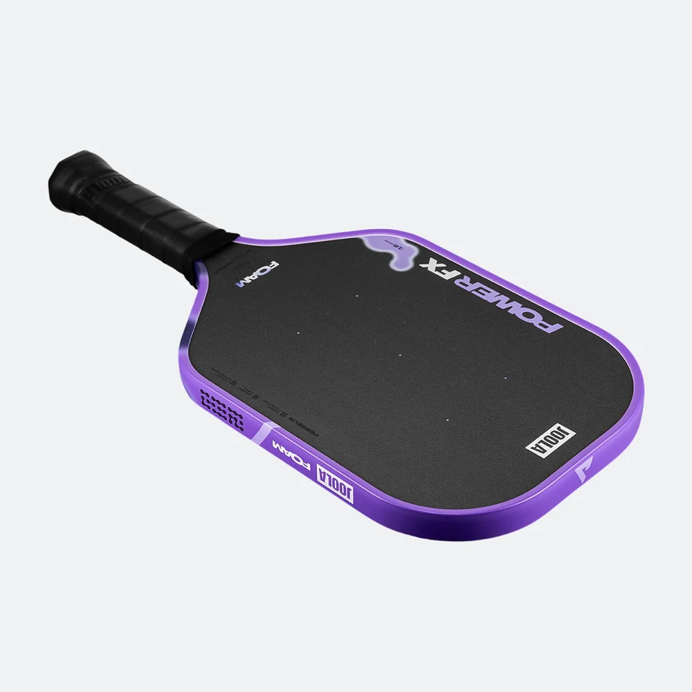 Power FX Mischief nằm chéo trên nền phẳng, cán vợt hướng lên góc trái