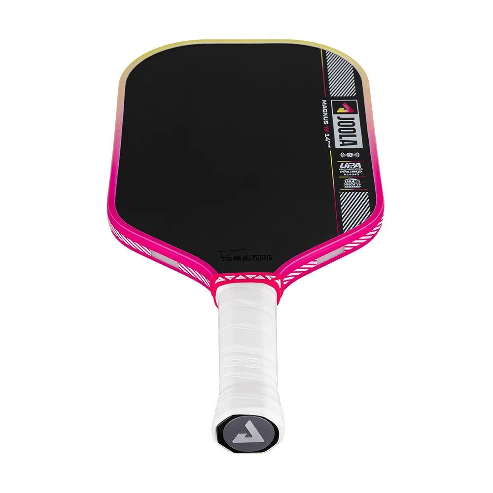 Magnus Pro IV Vietnam Colorway chụp góc thấp từ đầu cán