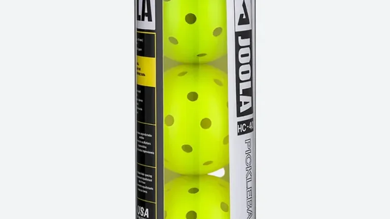 Bóng Pickleball Trong Nhà Và Ngoài Trời: 26 Lỗ Và 40 Lỗ Khác Nhau Thế Nào