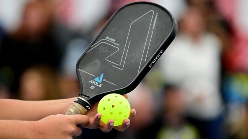 Vợt pickleball theo trình độ là gì? cách chọn vợt phù hợp từ người mới đến thi đấu